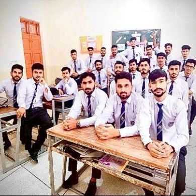 Students at an HDF school